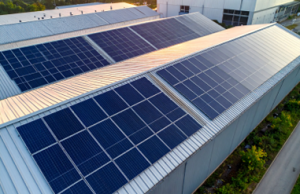 Photovoltaic systems on industrial roofs: authorisation process and energy storage systems (BESS) – new guidelines from 1 september 2025